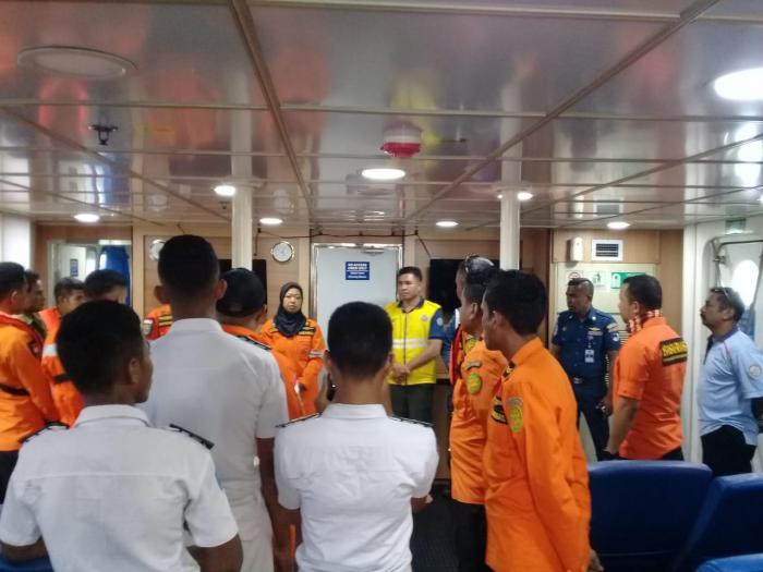 Bakamla Bersama Basarnas Evakuasi ABK Kapal yang Sakit