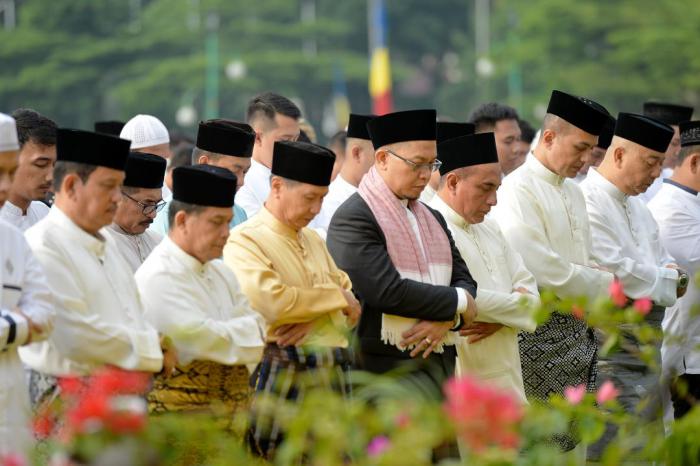 Gubernur dan Wagub Sumut  Salat Idulfitri di Lapangan Merdeka , Momen Silaturahmi dan Bermaafan