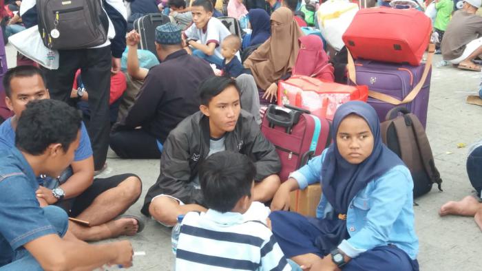 Perusahan PT Pelni dan PT Pelindo l Medan Kembali Molor, Ribuan Penumpang Berjemur
