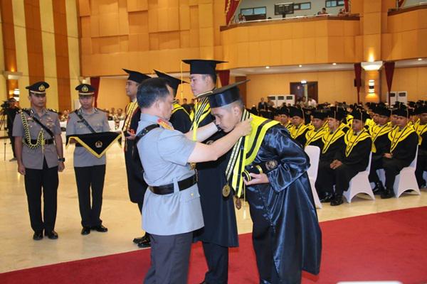 Lantik 350 Sarjana Ilmu Kepolisian,  Kapolri Sampaikan Hal Ini