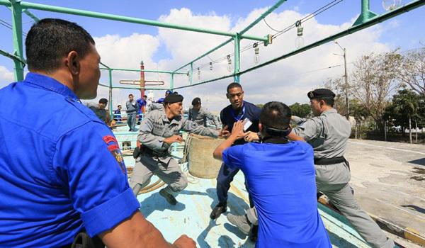 Peserta SEAMLEI TEW Bakamla  Tangkap  Penyelundup di Benoa