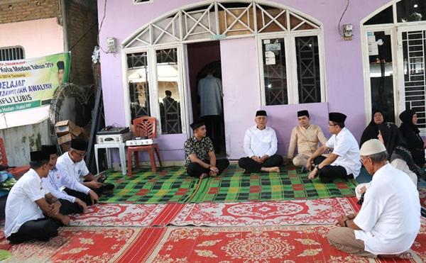 Eldin Takziah ke Rumah Almarhum Zulkifli Lubis