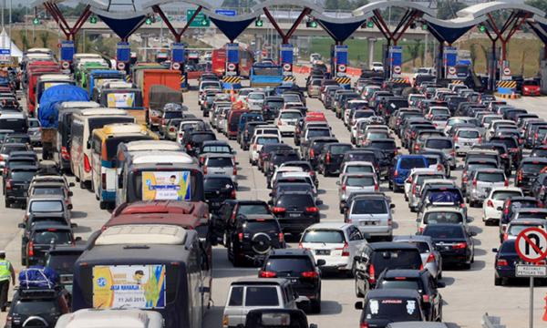 Kebijakan Satu Jalur atau One way di jalur Jalan Tol Trans Jawa dimulai Hari ini