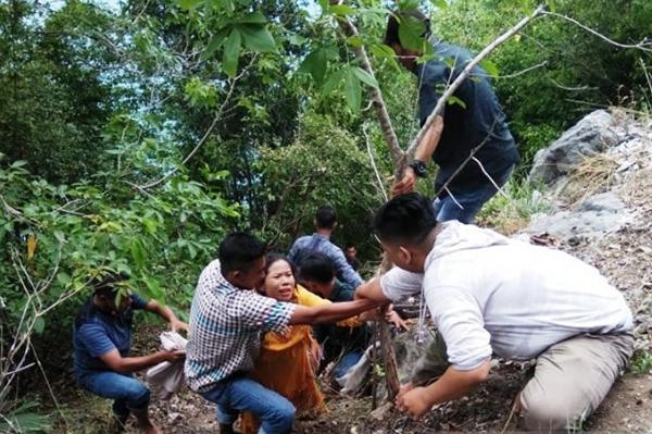 Penumpang Mobil Pick Up Masuk Jurang, di Kabarkan 4 Meninggal Dunia dan 15 Luka luka