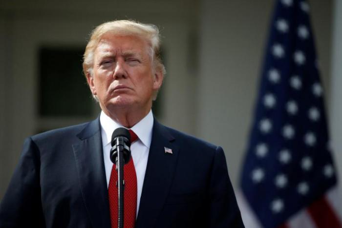 Hadapi Perang Dagang, Donald Trump dan Bos Apple Bertemu