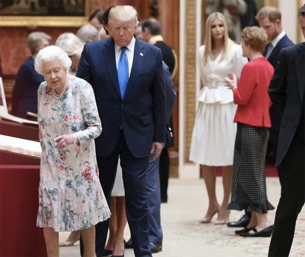Kenapa Pangeran Harry Lebih Memilih Berbicara dengan Lord Chamberlain