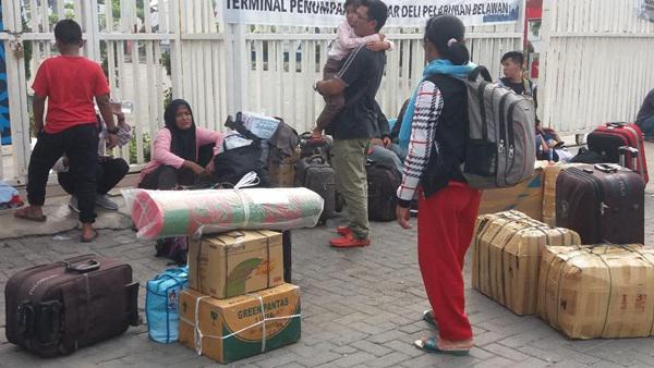 KM Kelud Tiba Sore, Penumpang Padati Pelabuhan Belawan Sejak Pagi