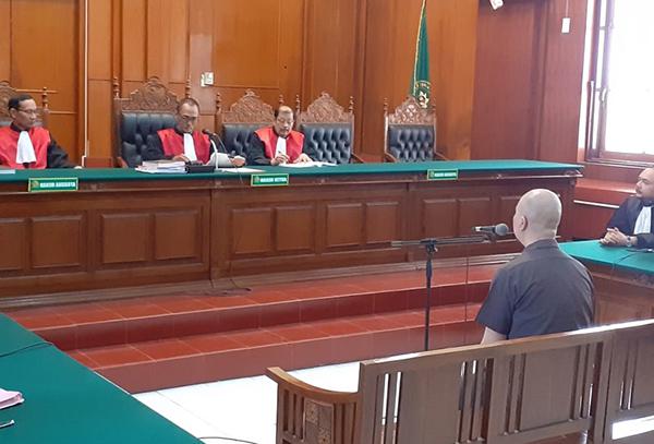 Musisi Ahmad Dhani di Jatuhi Hukuman 1 Tahun, Apa Komentarnya