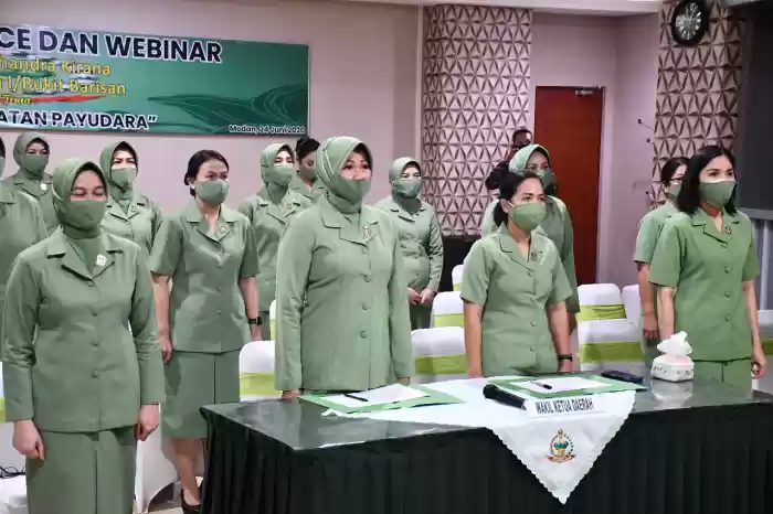 Persit KCK Jajaran Kodam I/BB Terima Sosialisasi Kesehatan dari Ketua Umum Persit KCK Ny. Hetty Andika Perkasa