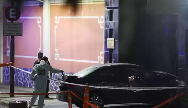 Pengendara Mobil, Tabrakan Mobil Sengaja kedutaan Besar China