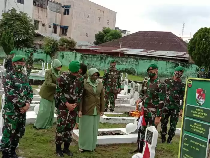 Pangdam I/BB Pimpin Ziarah Peringatan HUT Ke 70 Kodam I/BB Di TMP Bukit Barisan