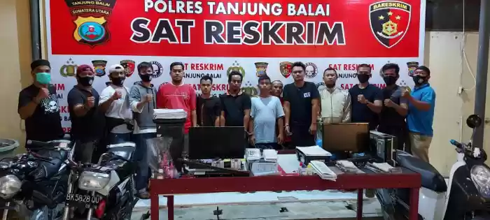 Polisi Ungkap Komplotan Pemalsuan STNK di Tanjungbalai, 8 Orang Diamankan