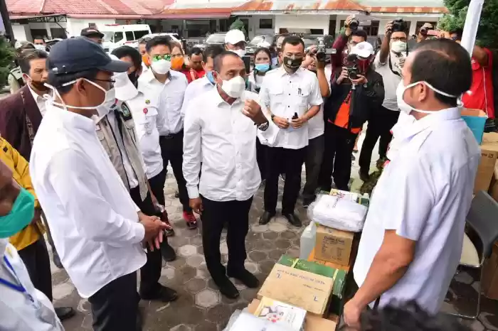 Pertahankan Humbahas Zona Hijau,  Edy Rahmayadi Salurkan Bantuan Alat Kesehatan