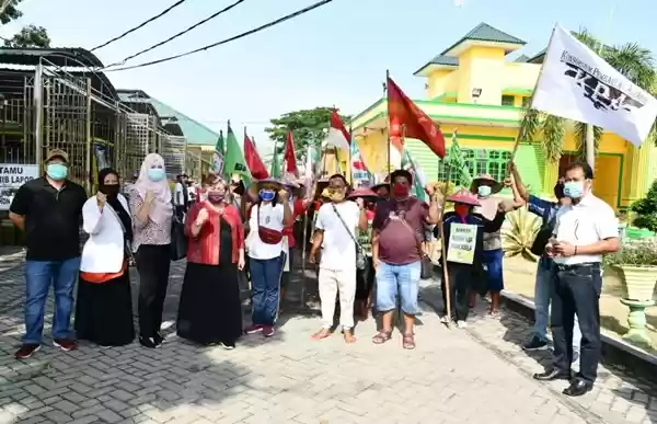 Bupati Sergai Sediakan Tempat Istirahat untuk Petani Aksi Jalan Kaki ke Jakarta