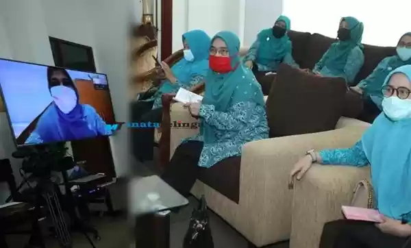 Ketua TP PKK Hadiri Vidcon Bersama Ketua TP PKK Sumut dan Kabupaten/Kota