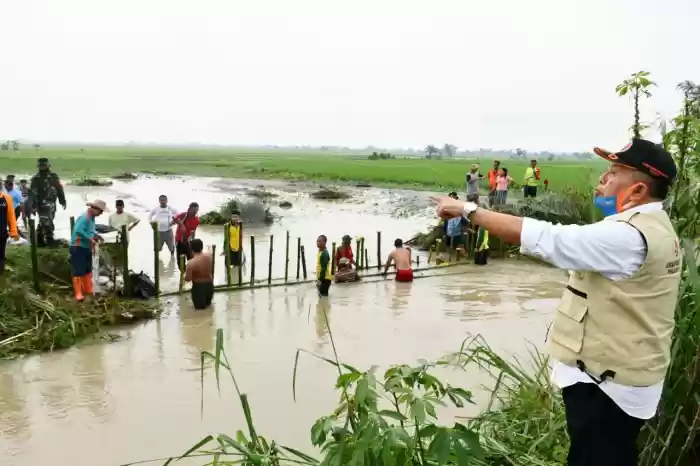 Tanggul Jebol di Sei Belutu Kec. Sei Bamban, Bupati Sergai Tinjau  Lokasi