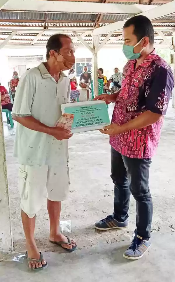 105 KK Warga Desa Sayum Sabah Terima BLT DD Tahap III