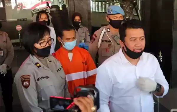 Seorang Ayah Tega Setubuhi Paksa Anak Sendiri