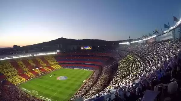 Bermain di kondisi Stadion Camp Nou Kkosong Jelas Sangat Aneh