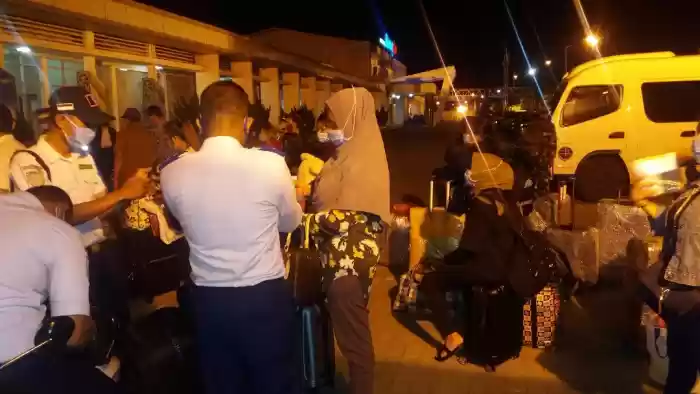 Kapal Penumpang KM Kelud Bawa TKI  Bersandar di Pelabuhah Belawan