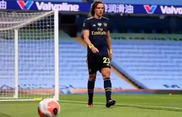 Luiz Harus Keluar dari Lapangan Usai Mendapatkan Kartu Merah