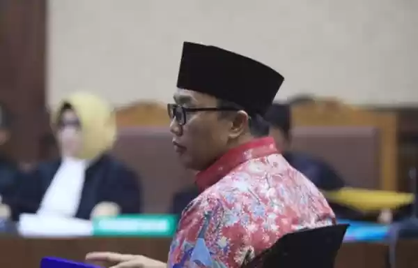Mantan Menpora Imam Nahrawi Divonis 7 Tahun Penjara 