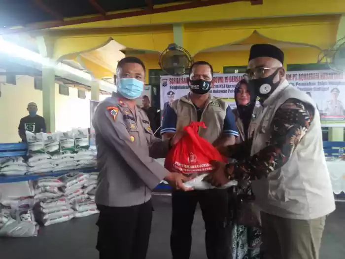 Polres Sergai Laksanakan Bakti Sosial Bagikan sembako Jelang Hari bhayangkara ke 74.