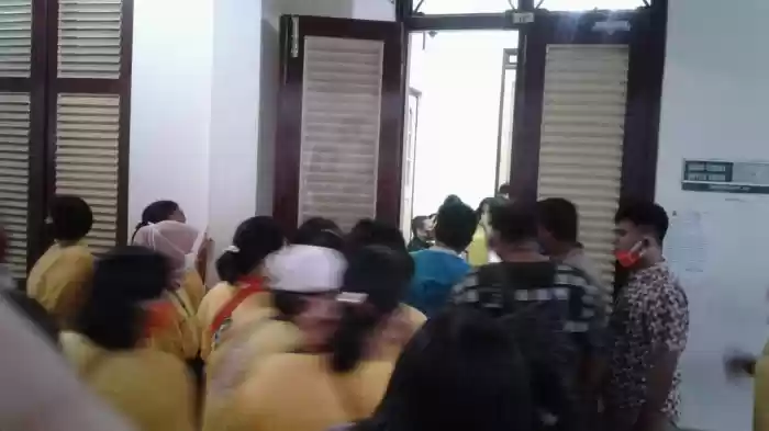 Pengerahan Massa Dalam Persidangan Penipuan Bisnis Kopi Patut Disesalkan