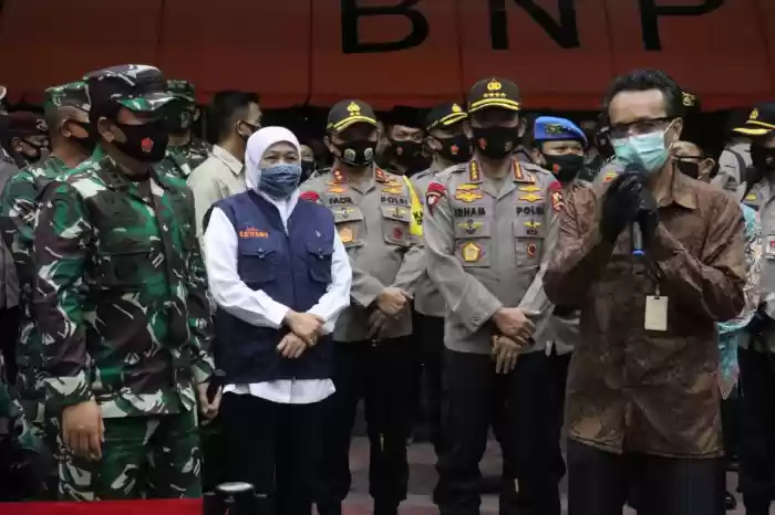 Panglima TNI dan Kapolri Tinjau Pelaksanaan Disiplin Protokol Kesehatan di Pusat Perbelanjaan  Kota Malang