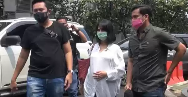 Perasaan Vanessa Angel deg - degan, Jelang Persalinan