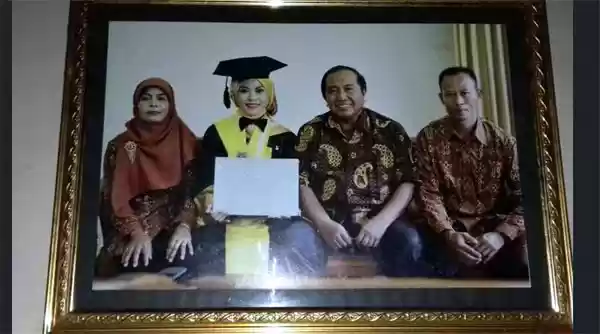 Sejak Kecil Dididik Prihatin, Anak Penjaga Hutan Ini Tamat S3 Di Jepang