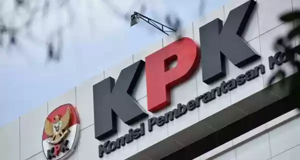 Buronan KPK, Eks Sekretaris MA dan Menantunya Berhasil Diamankan
