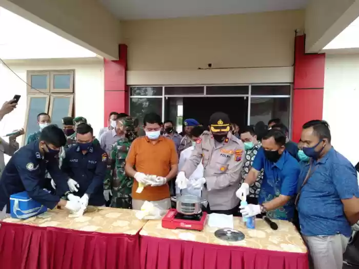 Polsek Patumbak Musnahkan 1 Kg Lebih Sabu 