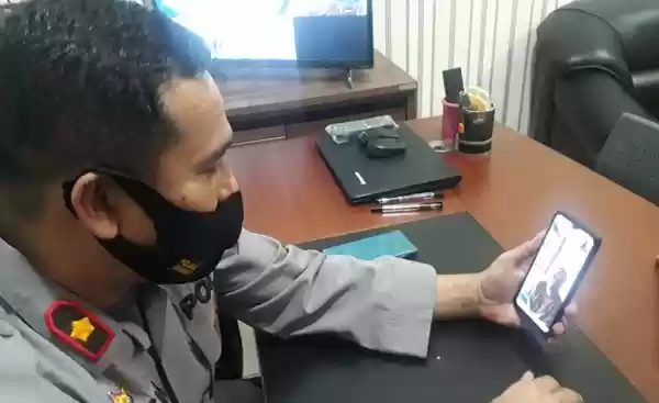 Video Call dengan Kapolsek Medan Helvetia, IRT Ini Sampai Menangis Ucapkan Terima Kasih