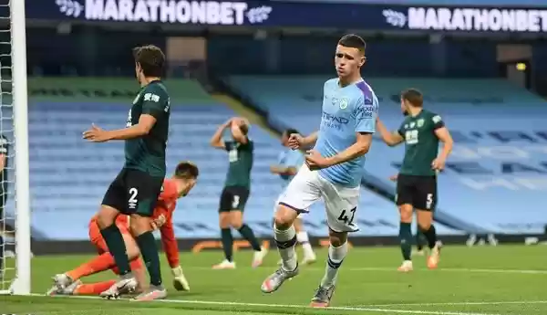Phil Foden mencetak gol keduanya Laga Man City vs Burnley