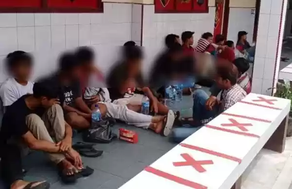 Kumpul - Kumpul Sampai Larut Pagi, Puluhan Orang Diamankan Polsek Percut Seituan