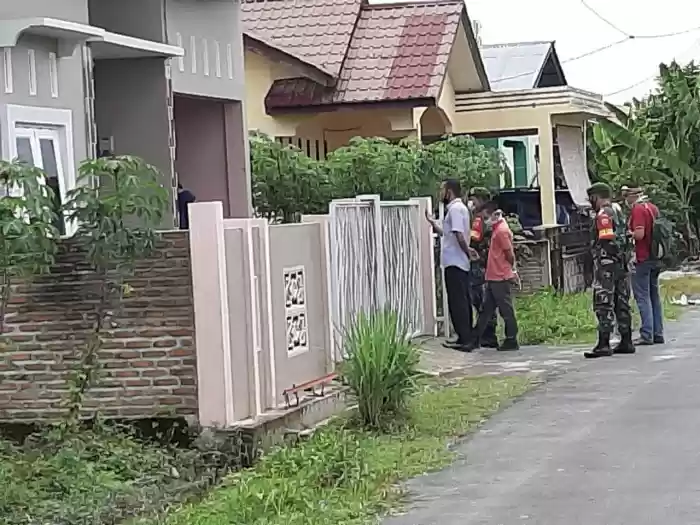 Pasien Terjangkit Covid-19 Dijeput Tim Gustu Tebing Tinggi dari Kediamannya