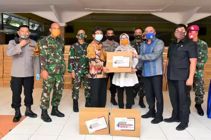 Pemprov Sumut Serahkan Bantuan Sembako JPS ke Kota Medan