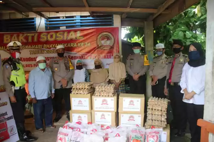 Kapolres Padangsidimpuan Anjangsana dan Bakti Sosial Peringati Hari Bhayangkara ke 74