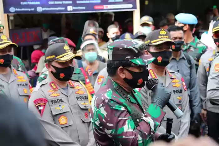 Panglima TNI dan Kapolri Cek Langsung Penerapan Protokol Kesehatan di Semarang