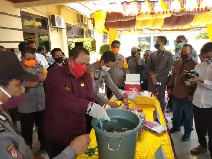 Putu: Memohon Bapak Ketua Pengadilan Menghukum Seberat Beratnya Pengedar Narkoba 