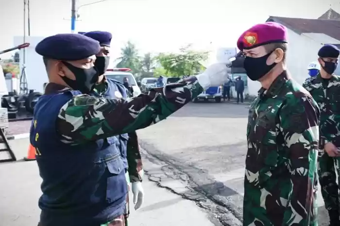 Prajurit Lantamal I Sambut Kedatangan Komandan Baru