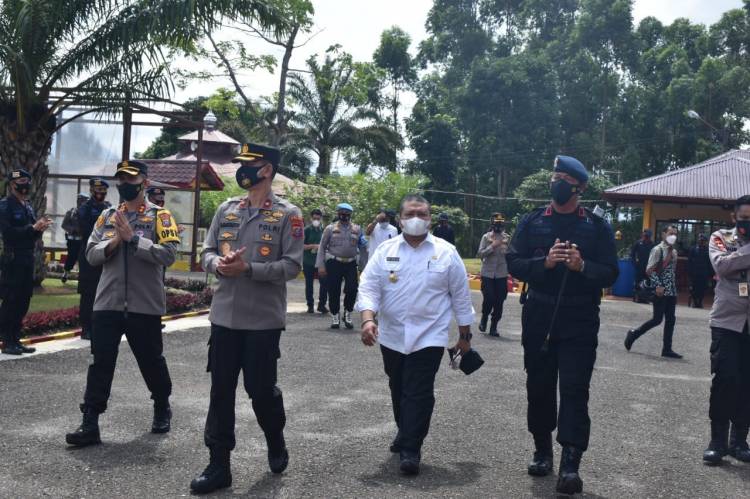 Bangunan Perumahan Bersubsidi Polres Tapsel, Wakapolda Sumut Letakan Batu Pertama