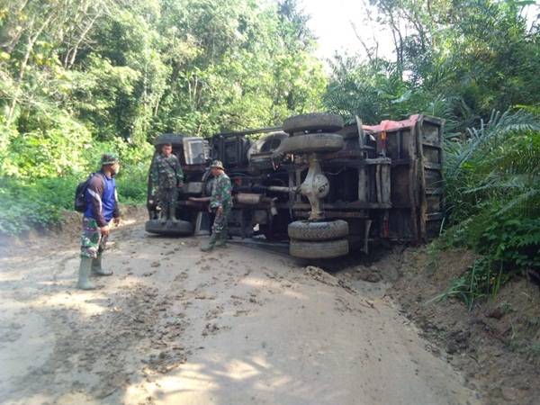 Cuaca dan Medan Ekstrim Bukan Penghalang Bagi Satgas Kejar Target TMMD Kodim 0204/DS