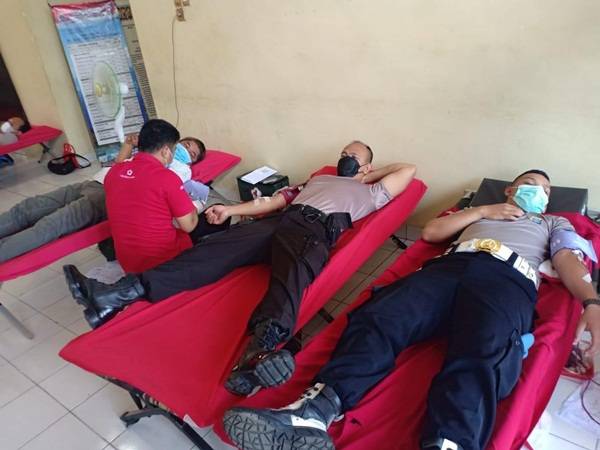 Sambut HUT Bhayangkara Ke 75, Polsek Medan Helvetia Turut Serta Donor Darah Massal