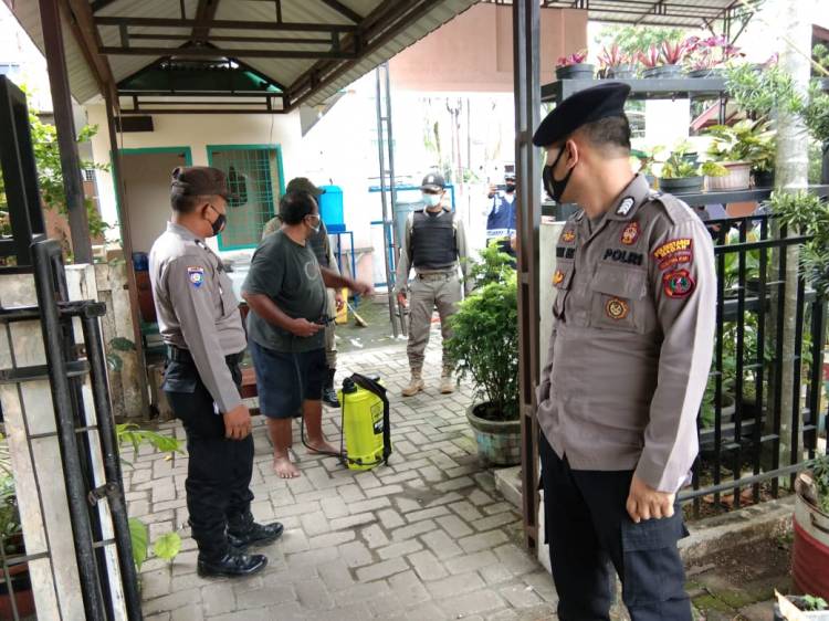Di SD St. Antonius dan di Kantor Dinas Pendidikan TK. I Sumut, Polsek Medan Baru Giat Himbauan Prokes KRYD