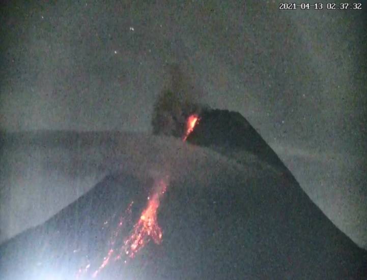 Kerap Terjadi, kali ini Merapi Kembali Semburkan Awan Panas Sejauh 1,5 Km