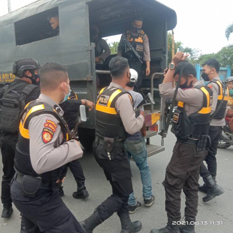 Poldasu dan Jajaran Polres Mengamankan Seratusan Pungli