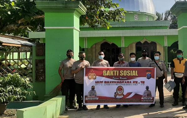 Sambut HUT ke 75 Bhayangkara, Jajaran Polsek Polres Simalungun Gelar Bhakti Sosial Serentak