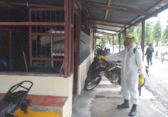 Cegah Virus Corona, Batalyon A Pelopor Brimob Sumut Rutin Lakukan Penyemprotan Disinfektan